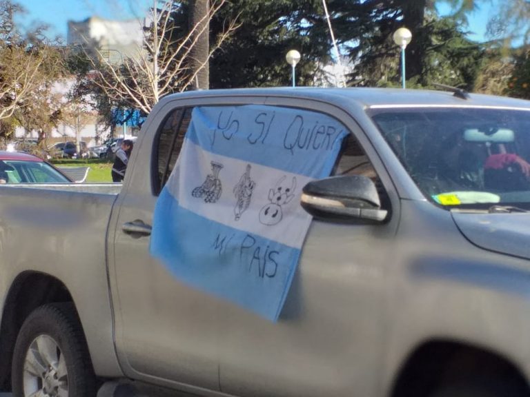 En Nueve de Julio vecinos circularon en caravana por calles de la ciudad