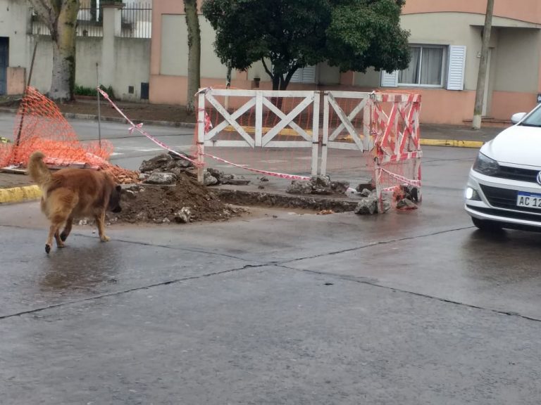 Vecinos se quejan que ABSA ‘rompe pero no paga’