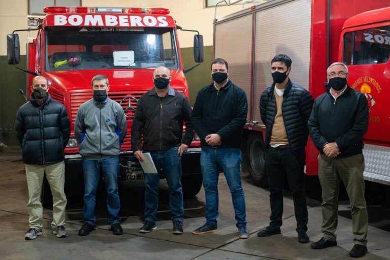 Mariano Barroso entregó a Bomberos el comodato para el uso de un inmueble comunal