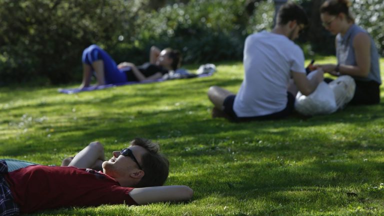 La primavera llega con pedidos de no celebración