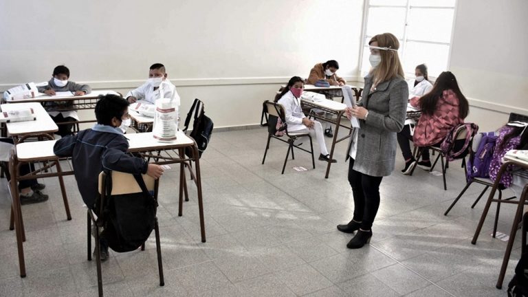 Algunos distritos bonaerense amplían la jornada de clases presenciales