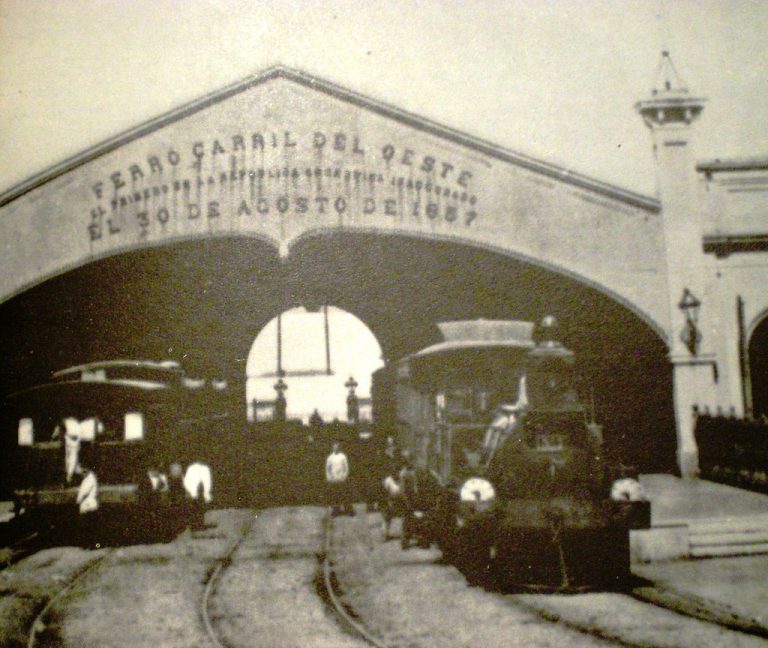 La llegada del tren fue símbolo de desarrollo y crecimiento del país