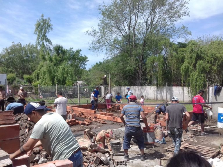 Ejemplo de solidaridad y ayuda a una familia que perdió su vivienda y pertenencias en un incendio