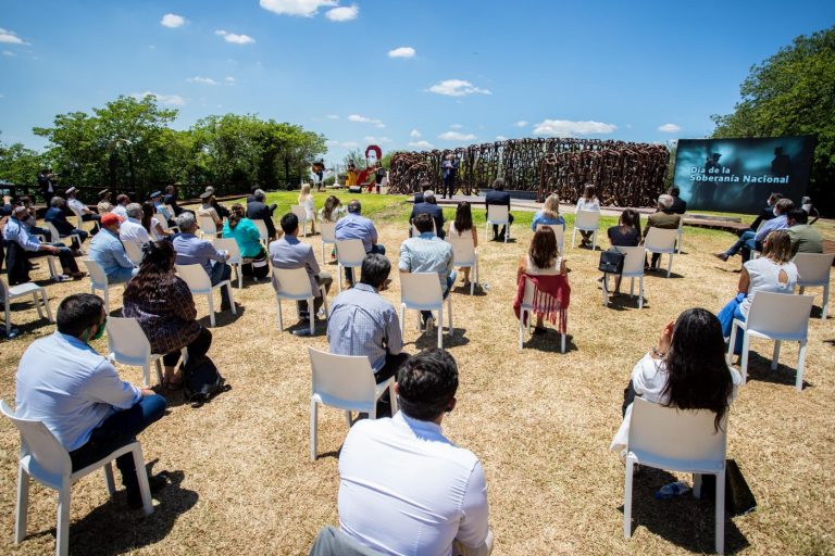Kicillof participó junto al Presidente del 175° aniversario de la Batalla Vuelta de Obligado