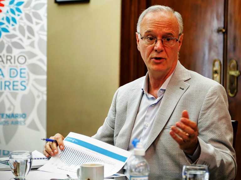 El Ministro Daniel Gollan pidió a los bonaerenses “dejar de bolichear”