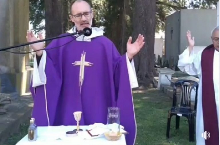 Misa por los Fieles Difuntos para todo la diócesis de Santo Domingo de Guzmán