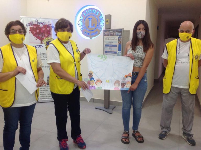 El Club de Leones entregó los premios del concurso ‘Cartel de la Paz’