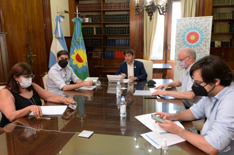 Kicillof repasó la situación epidemiológica con el Comité de Expertos e intendentes de toda la Provincia