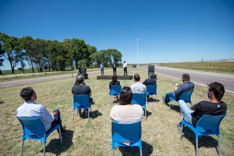 Kicillof inauguró la repavimentación de un tramo de la ruta 51