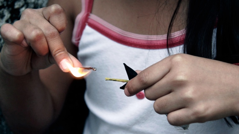 Padres de niños con trastorno autista buscan que una ley limite el uso de pirotecnia