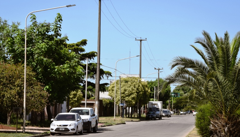 Se ilumina con leds la avenida Urquiza