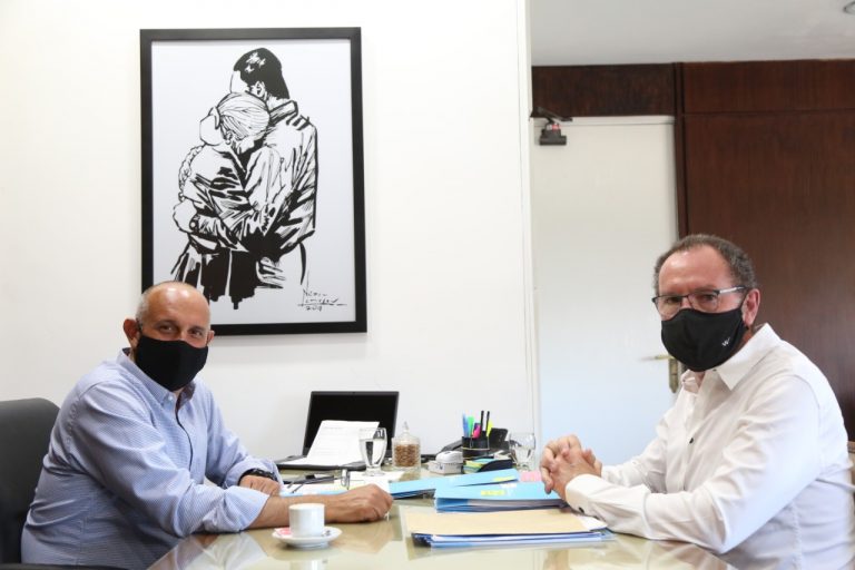 Walter Torchio busca terrenos para viviendas sociales