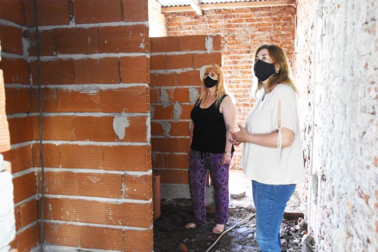 Avanza la construcción de sanitarios en la Escuela Secundaria N° 6 de Bayauca