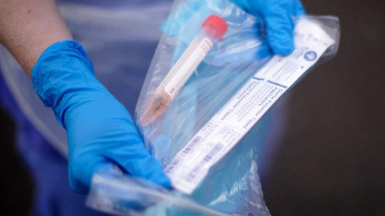 China comenzó a realizar hisopados anales para detectar el Covid-19