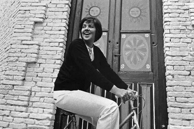 Cultura celebra el nacimiento de Maria Elena Walsh