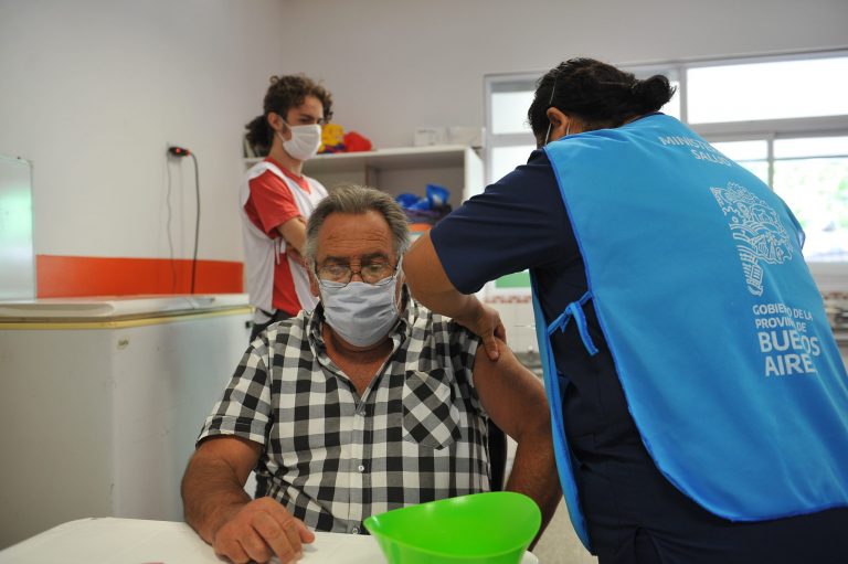 Cuarenta mil bonaerenses mayores de 60 años ya recibieron la vacuna contra el Covid-19