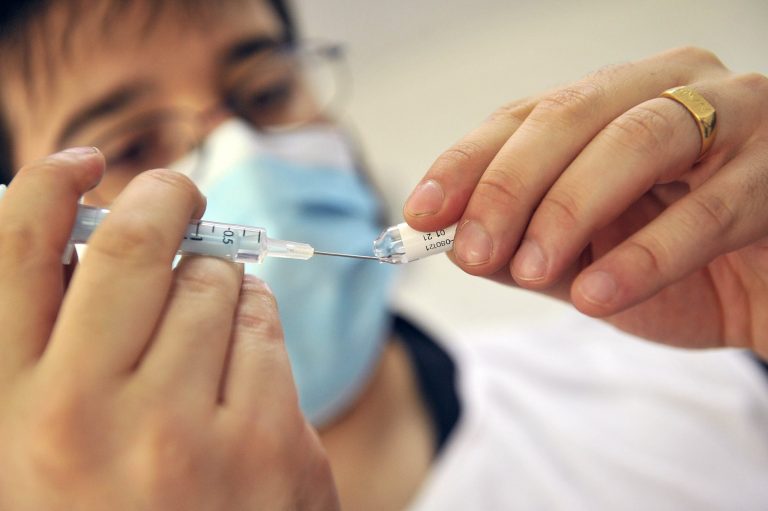 Coronavirus: en todo el país han recibido la primera dosis más de 3 millones de vacunados con una dosis