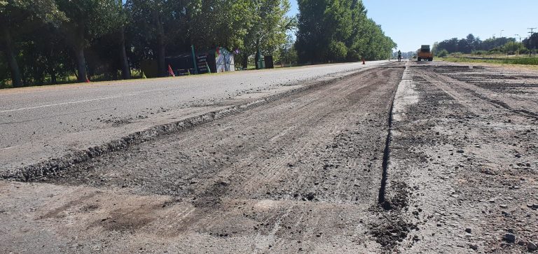 Vialidad Nacional repara la Ruta Nacional 5 a la altura de Carlos Casares