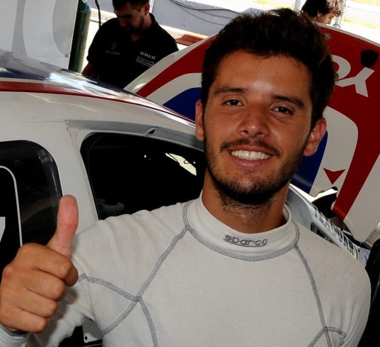Tomás Cingolani compite en la décimo primera fecha del Super TC 2000 en Córdoba