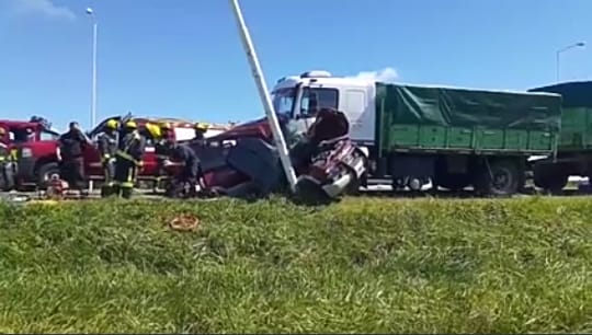 Cerca de Saladillo, mueren dos personas en accidente vial en cruce de las Rutas 205 y 30