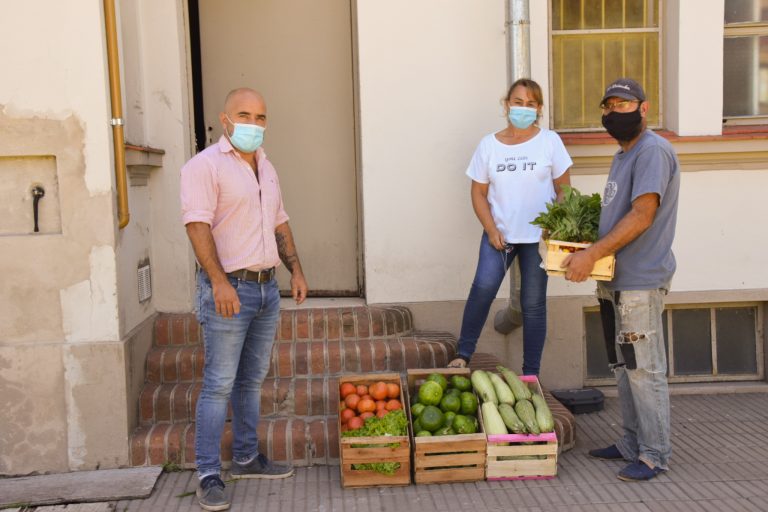 Una huerta de 12 de Octubre comenzó a dar sus frutos