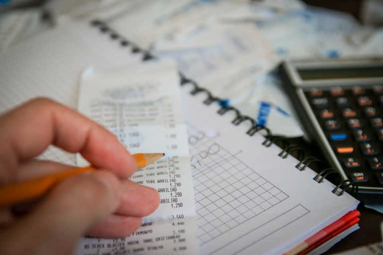 Retenciones a empleados por impuesto a las ganancias: ¿Qué gastos podés informar para que no te retengan de más?
