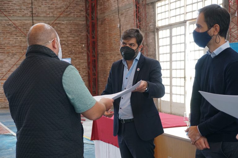 Desde el programa “Mi escritura, mi casa” se entregaron títulos de propiedad en 17 municipios de la cuarta sección electoral