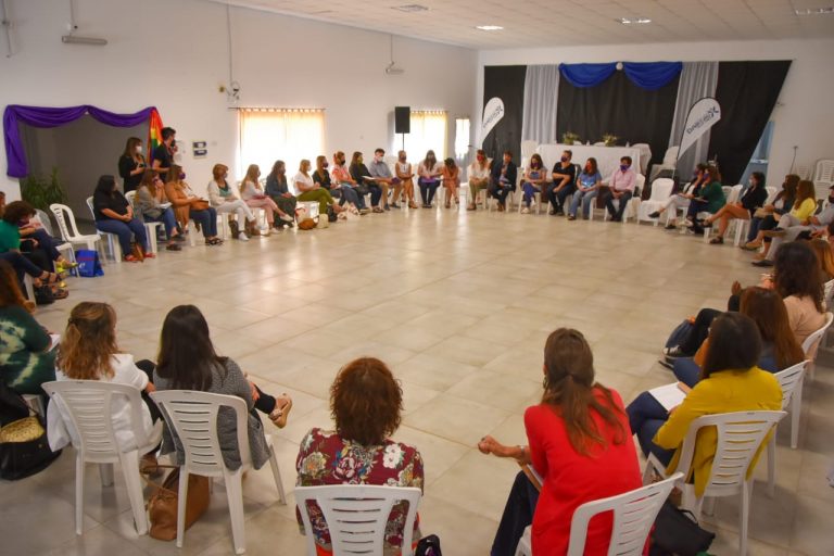 Estela Díaz: “El gobierno de la provincia se concreta con políticas en cada uno de los 135 municipios”