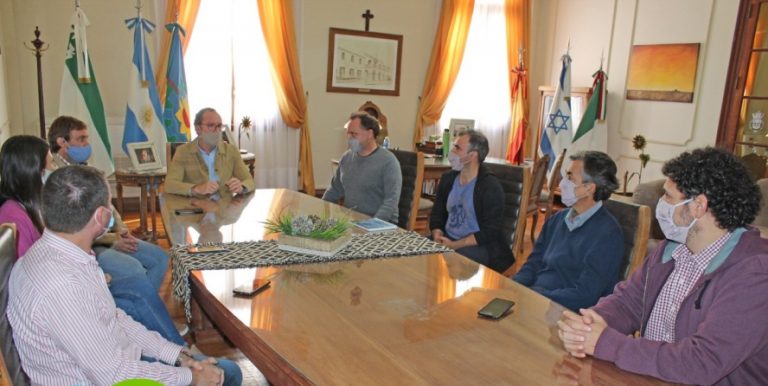 Walter Torchio impulsa conectividad en todas las escuelas del distrito de Carlos Casares