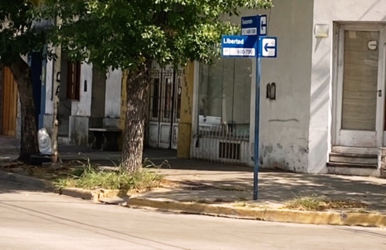 Más quejas de vecinos por pastizales altos en veredas y baldíos