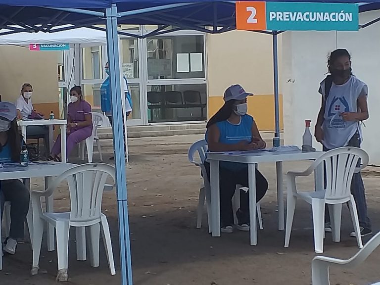 Vacunate: La posta de la Escuela Primaria N° 55 pasó transitoriamente al Hospital Julio de Vedia