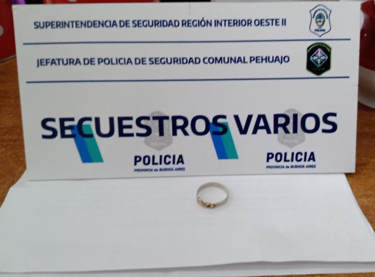 Rompe perimetral, amenaza a su ex-mujer y le lleva dinero, un collar y anillos de oro y plata
