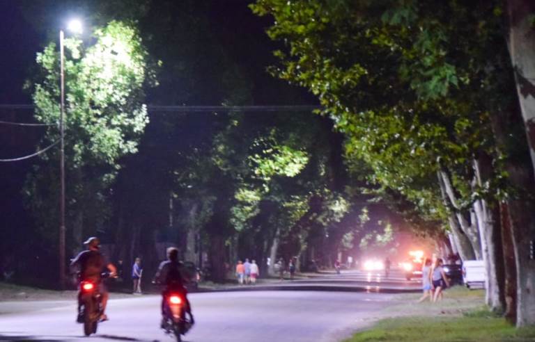 La Avda Compaire tiene nueva iluminación