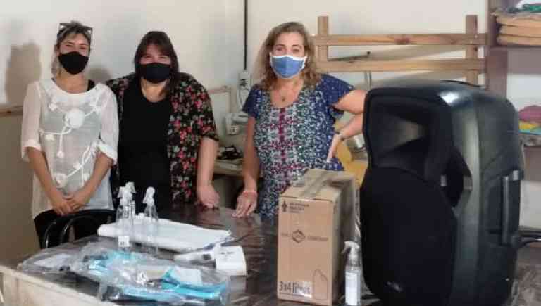 Donativo municipal a una escuela de Facundo Quiroga