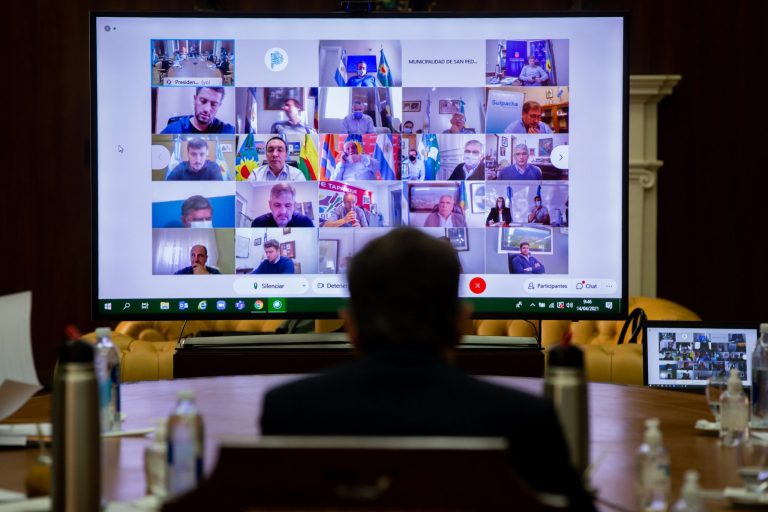 Kicillof presentó la nueva línea de Provincia Leasing para municipios por 2.000 millones de pesos