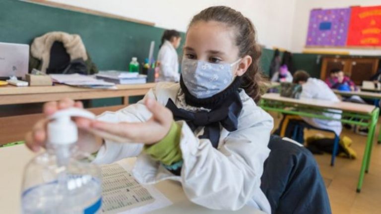 Gremios docentes piden analizar el avance del Covid-19 con Salud y Educación bonaerense