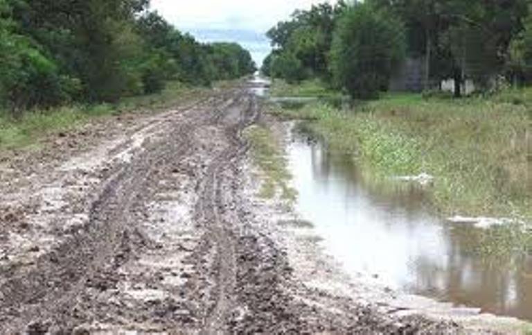 Caminos rurales: rige la no circulación por 48 horas ante las lluvias