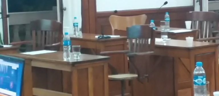 ‘Perdieron la voz el cuarenta por ciento de los nuevejulienses que los votaron’