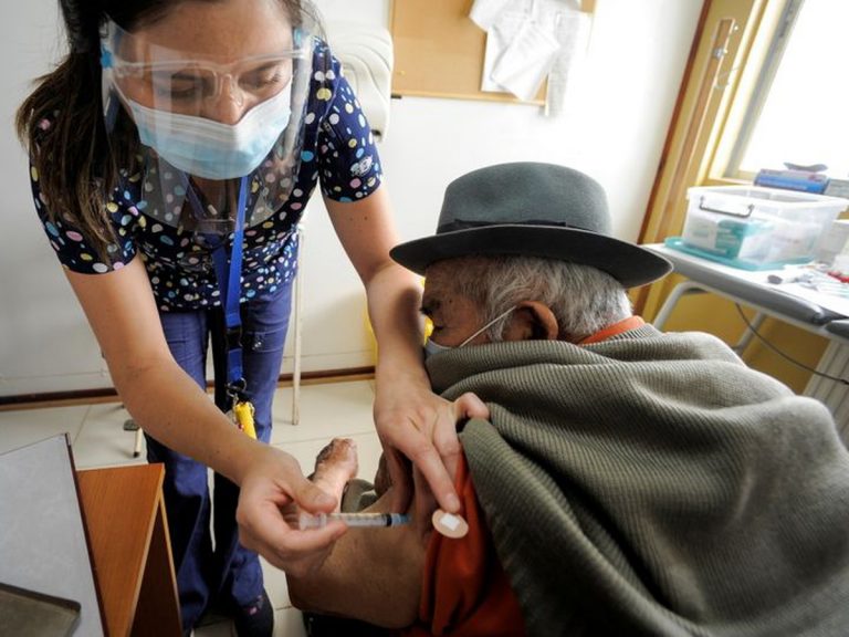 Se abrió un registro de las personas postradas mayores de 60 años y que hayan perdido el turno ‘Vacunate’