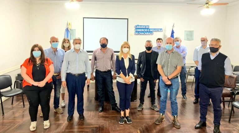 Verónica Magario recorrió los distritos de Alberti y Chacabuco