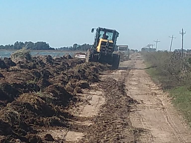 Los caminos del distrito siguen siendo reparados por Vialidad Rural