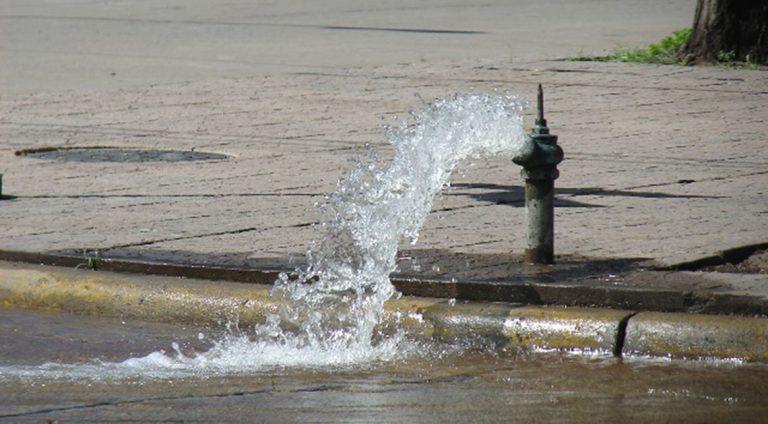 Nueve de Julio: drenajes programados en la red de agua