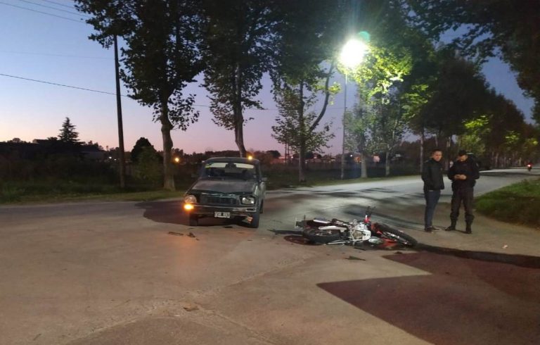 Dos ocupantes de una moto terminaron en el Hospital Julio de Vedia