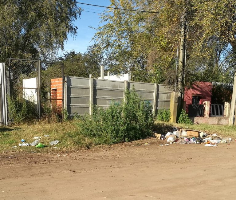 Vecinos de Barrios Unidos reclaman por la higiene en calles y veredas