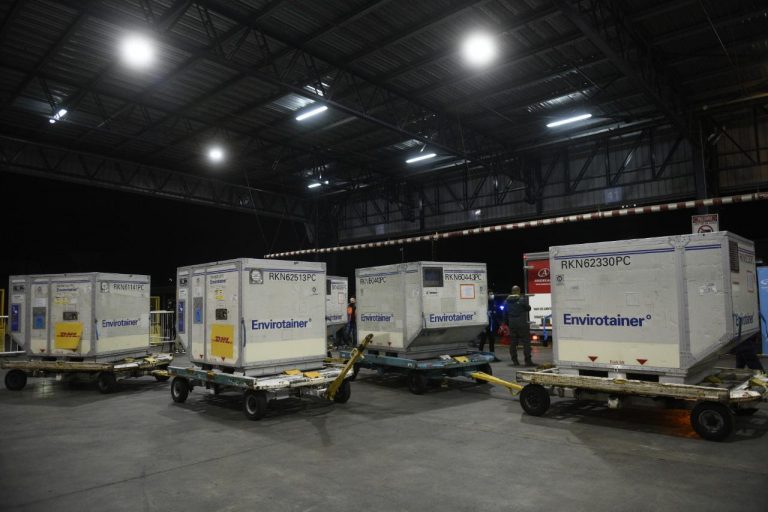 Mañana llegarán 2.148.600 vacunas de AstraZeneca contra el Covid-19 y la Argentina superará los 17,5 millones de dosis