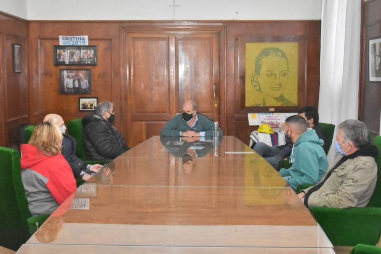 Entrega de nuevos aportes ecónomicos a Defensores del Este y Deportivo Argentino