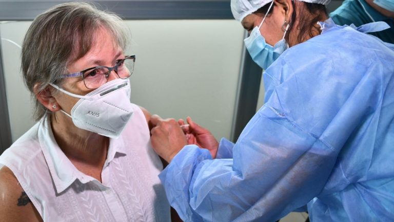 Pehuajó: Adultos mayores podran ir a vacunarse sin turno