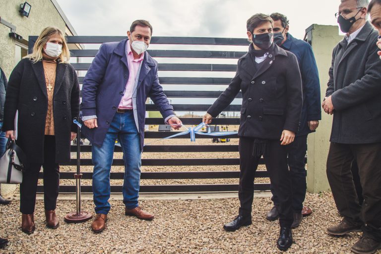 Kicillof y Serenal pusieron en marcha una Planta de Tratamiento Compacto en Arenaza