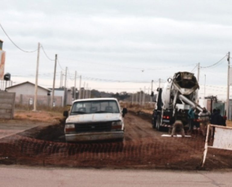 Se avanza por más pavimento en Barrios Unidos