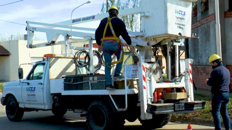 La CEyS ‘Mariano Moreno’ sigue colocando luminosidad led
